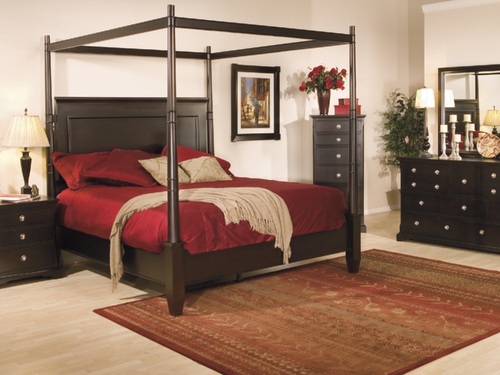 French Quarters Queen Canopy Bed