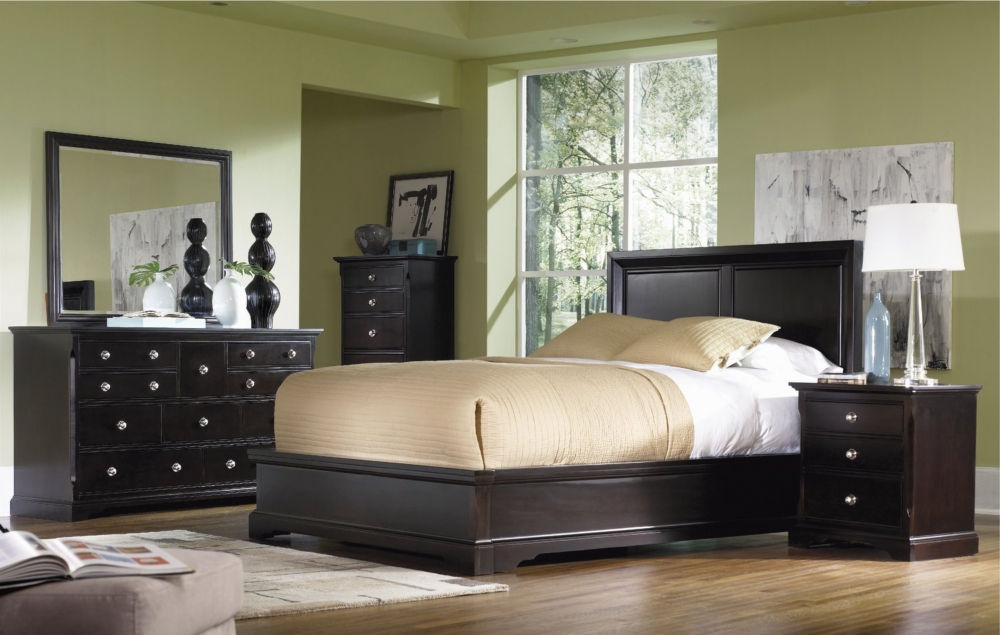 French Quarters Queen Bedroom Suite with Two Underbed Storage Units