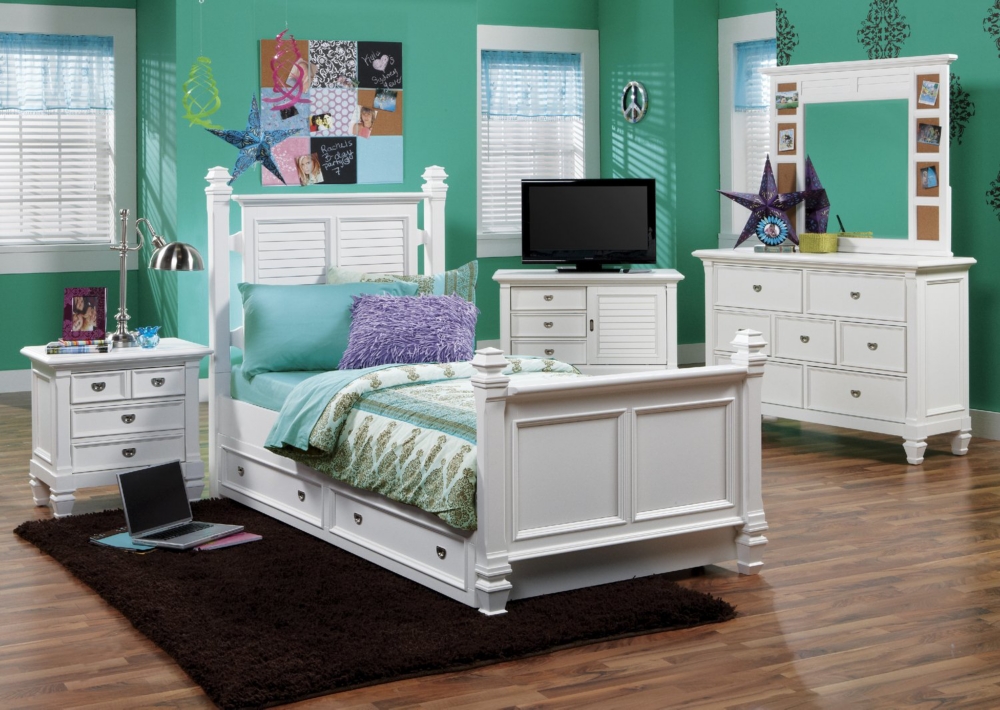Village Craft Twin Platform Bedroom Suite