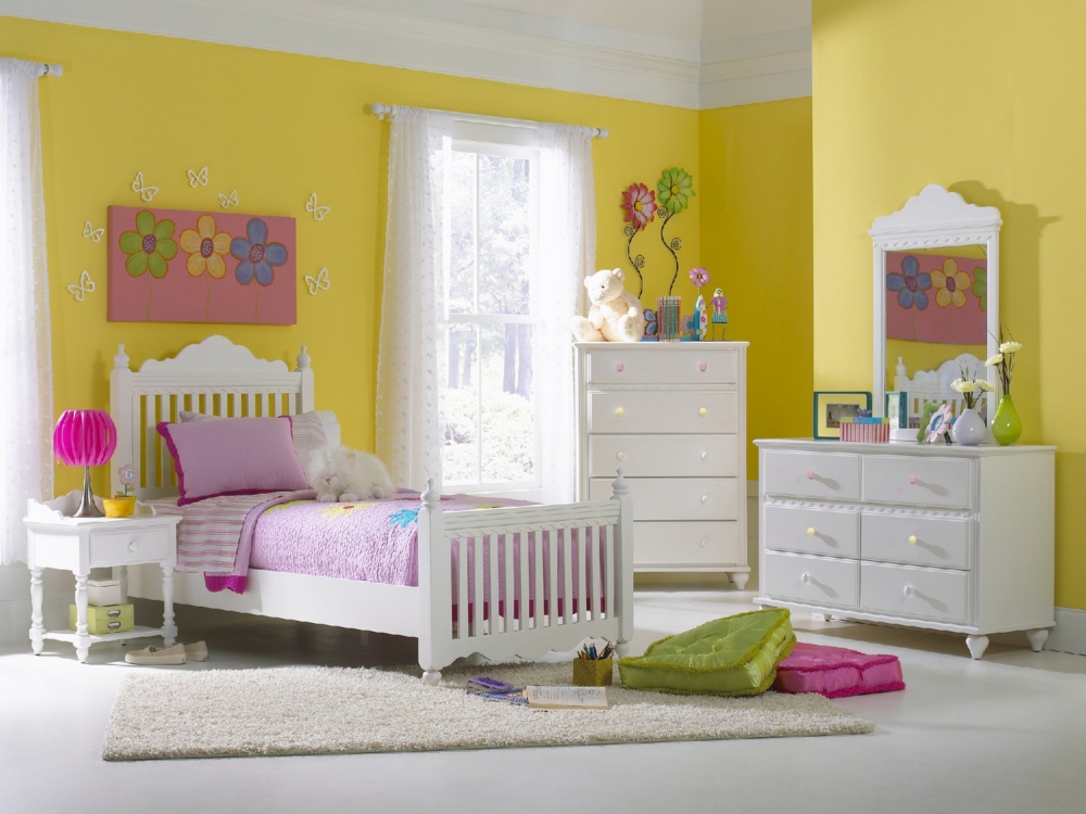 Lauren Twin Poster Bed