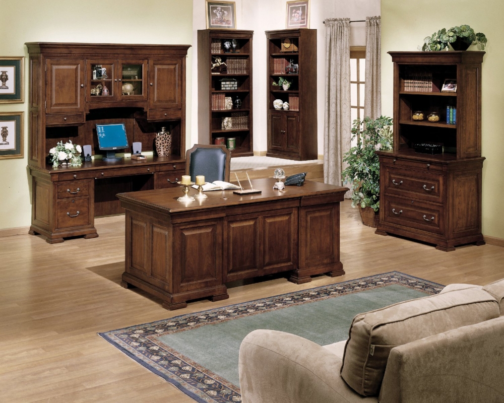 Classic Cherry Exucutive Desk