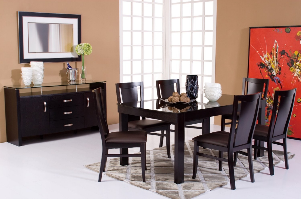 Zuma Dining Table with 4 side chairs