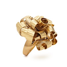 curling ribbon ring