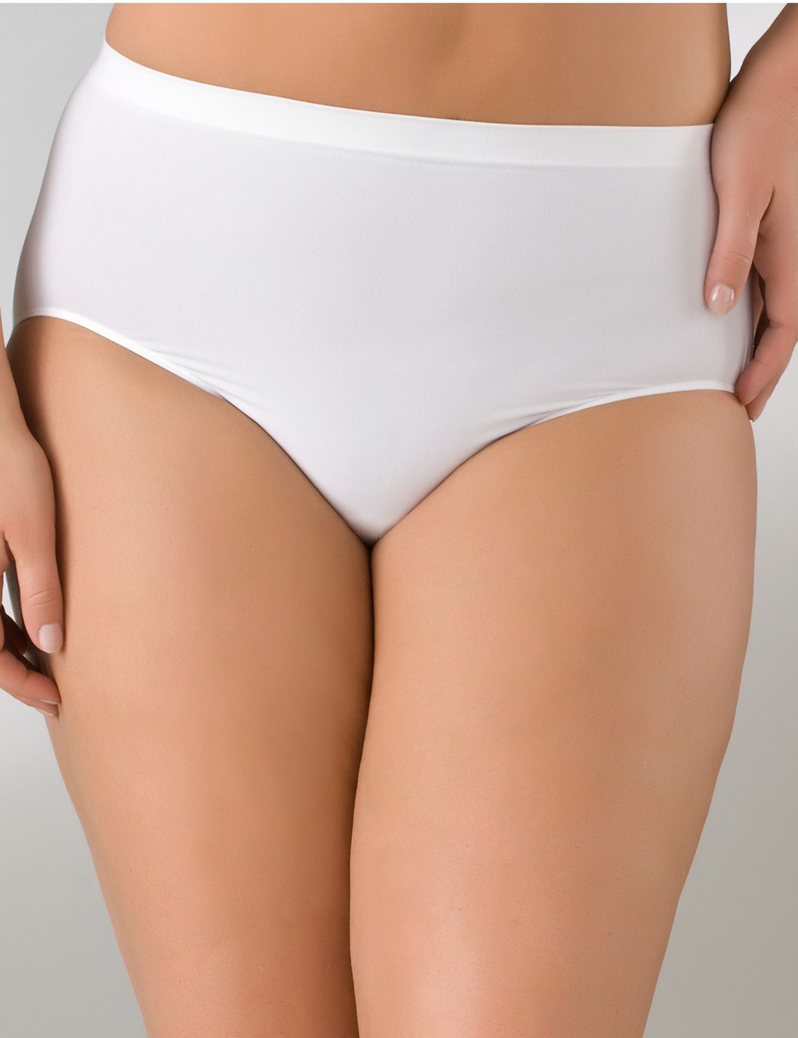 Seamless brief::Panties~~full briefs