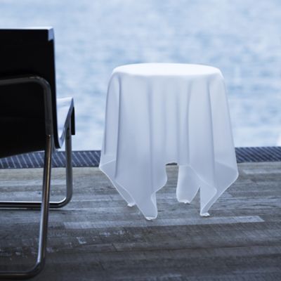 Illusion Table by Essey