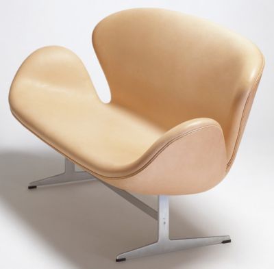Swan Sofa - Leather by Fritz Hansen