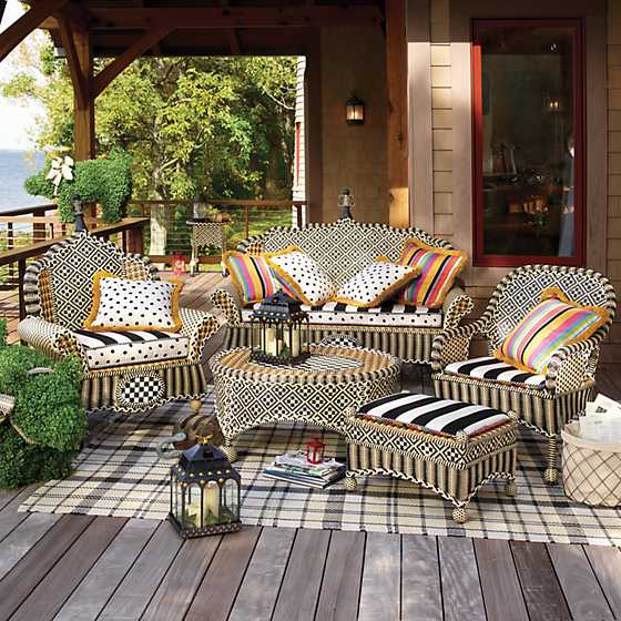 Courtyard Outdoor Accent Chair - Bathing Hut image three