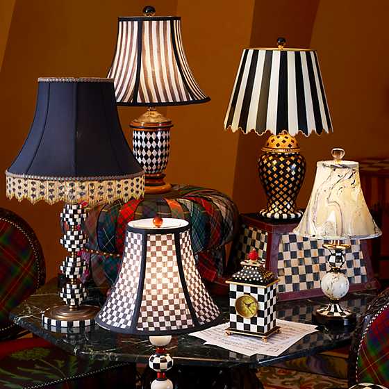 Quatrefoil Table Lamp - Small image six