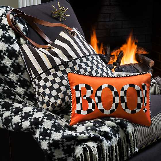 Houndstooth Throw - Black & Ivory image two