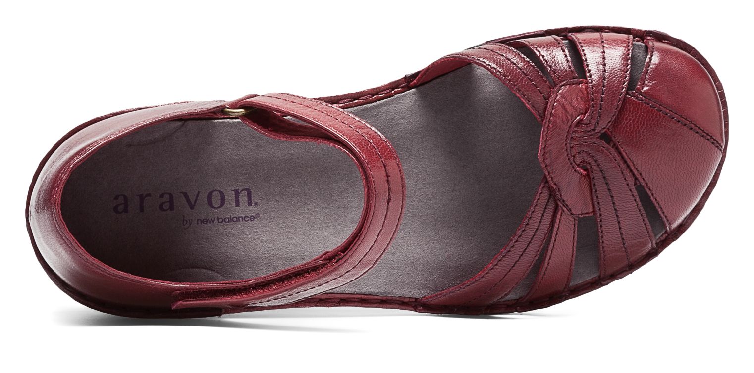 Aravon Clarissa, Red