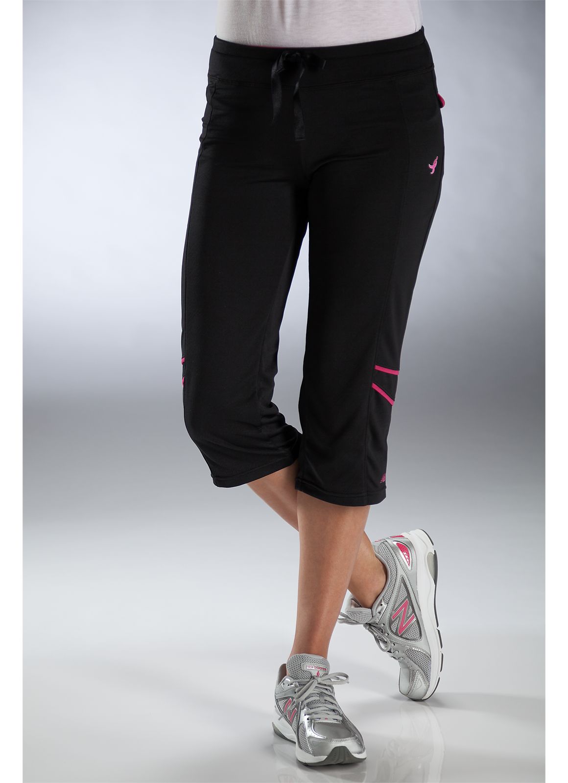 Komen Stride Capri, Black with Sangria