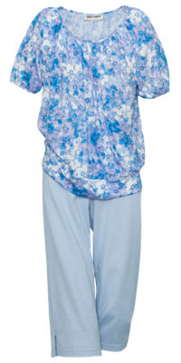 Pull-On Knit Capri 