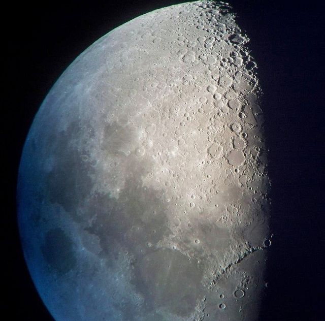 Moon 01-03-2013 at Orion Store
