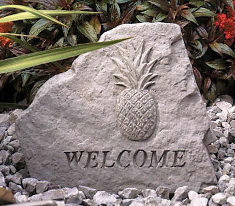 Welcome Pineapple Garden Accent Stone