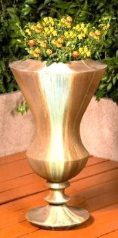 22in Small Quirnali Planter