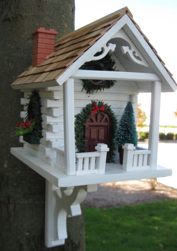 Home Bazaar HB-2098A - Christmas Cabin Birdhouse White