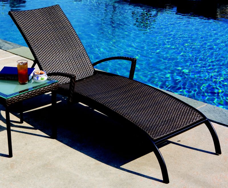Vento Wicker Chaise Lounge
