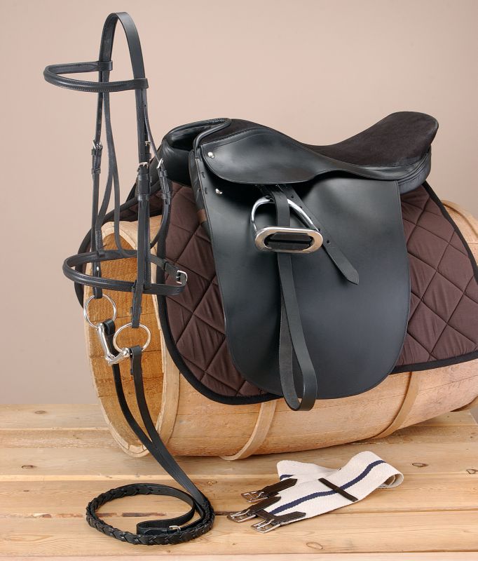 EquiRoyal LibertyLaneFox Suede Seat Pkg