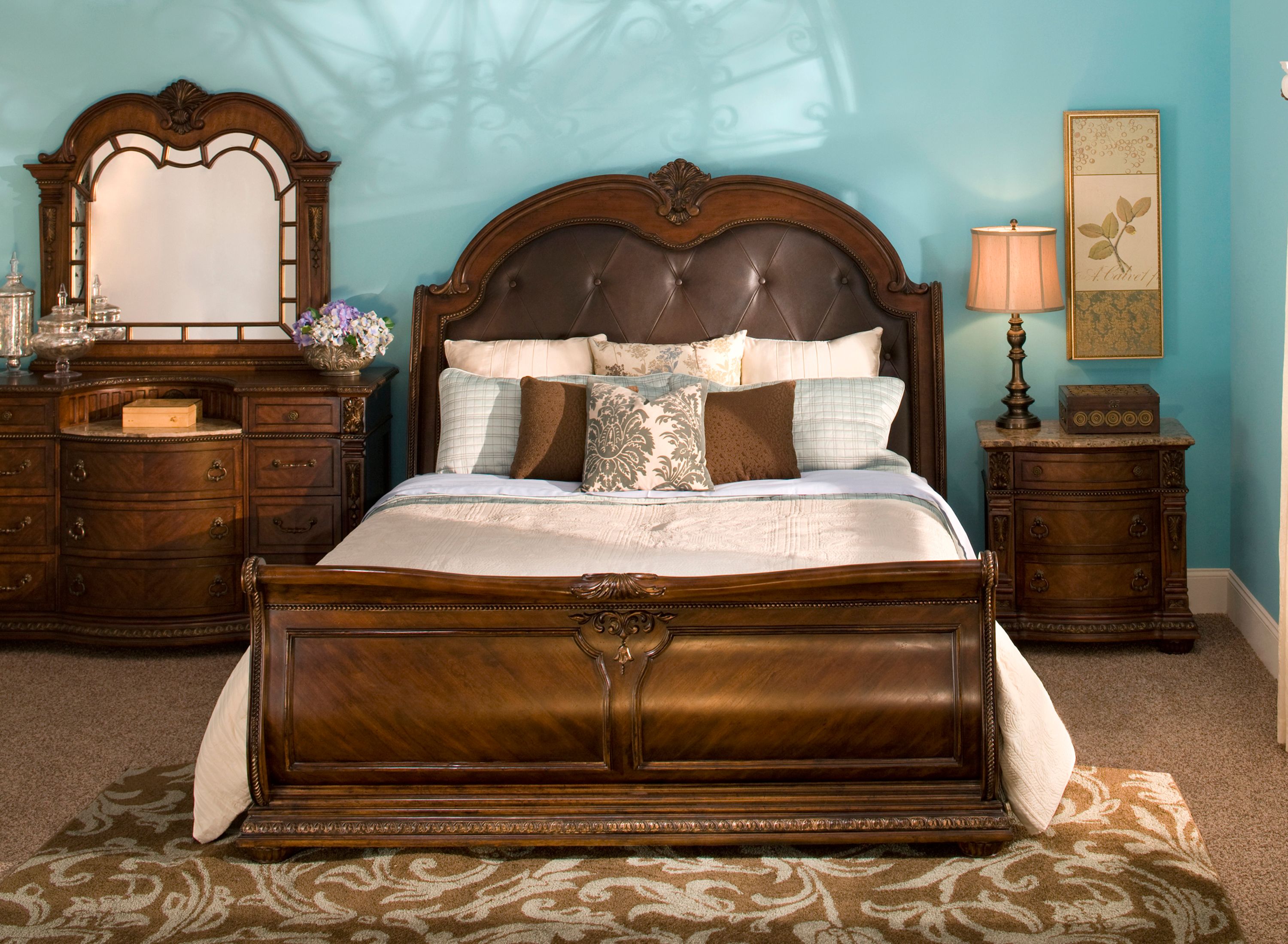 Wilshire 4-pc. Queen Bedroom Set | Bedroom Sets | Raymour and Flanigan ...