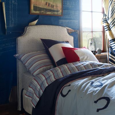 Navy Horseshoe Quilt