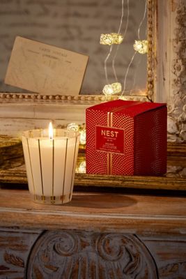 Nest Classic Holiday Candle