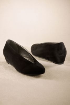 Wear with Everything Wedge