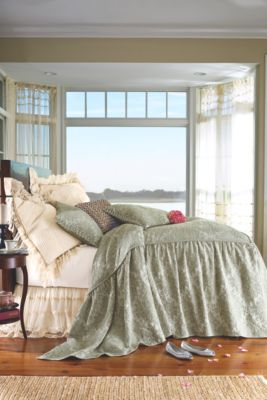 Firenza Skirted Coverlet