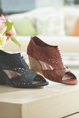 Wilhemina Wedge