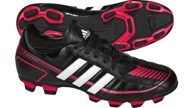 fg soccer cleats on turf