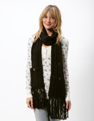 Women's Tell Me Cable Scarf