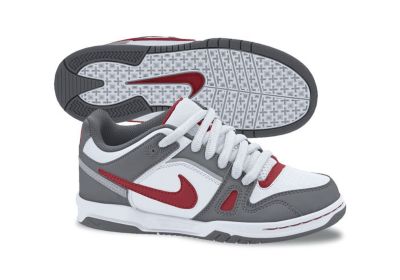 Boys' Mogan Mid Jr. Skate Shoe