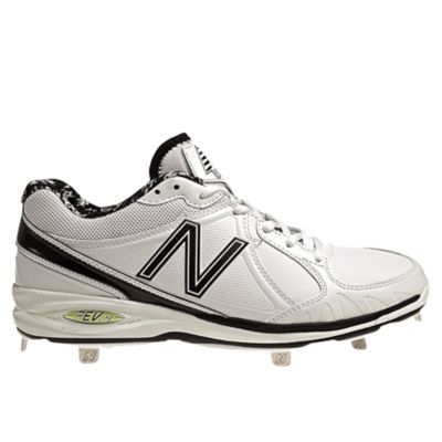 MB3000LW D Baseball Cleat