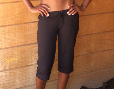 Juniors Raw Edge Capri Pant