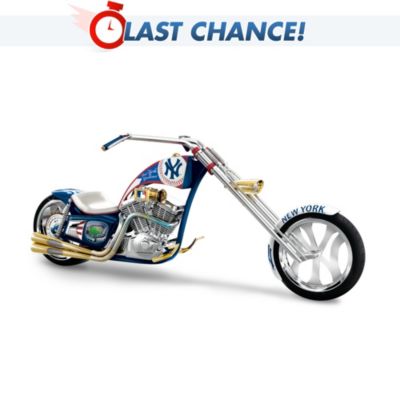 New York Yankees Pennant Fever Chopper Figurine