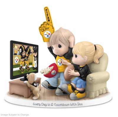 Figurine: Precious Moments Every Day Is A Touchdown With You Steelers Figurine