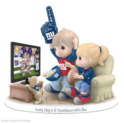 Figurine: Precious Moments Every Day Is A Touchdown With You Giants Figurine