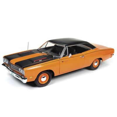 Buy American Muscle 1:18-Scale 1969 Plymouth Road Runner Diecast Car