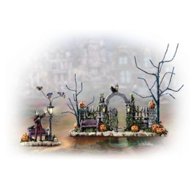 The Munsters Halloween Gate Village Accessory Set