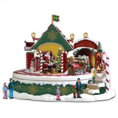 Santa Is Coming To Town Sculpture