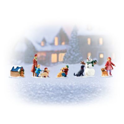Holiday's Furry Friends Village Accessory Set