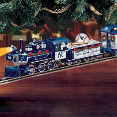 MLB New York Yankees Christmas Express Illuminated Train Collection