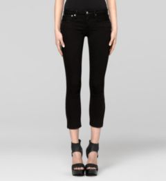 BLACK WASH CROPPED JEAN