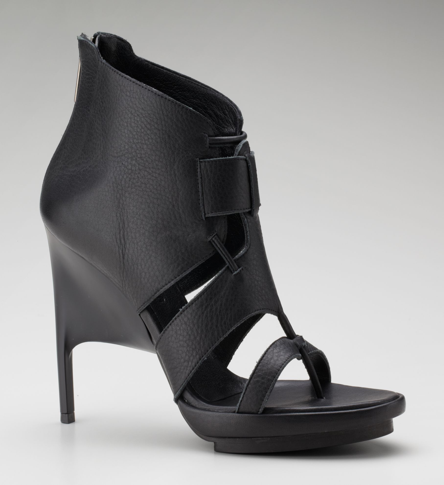 RUNE HEEL SANDAL