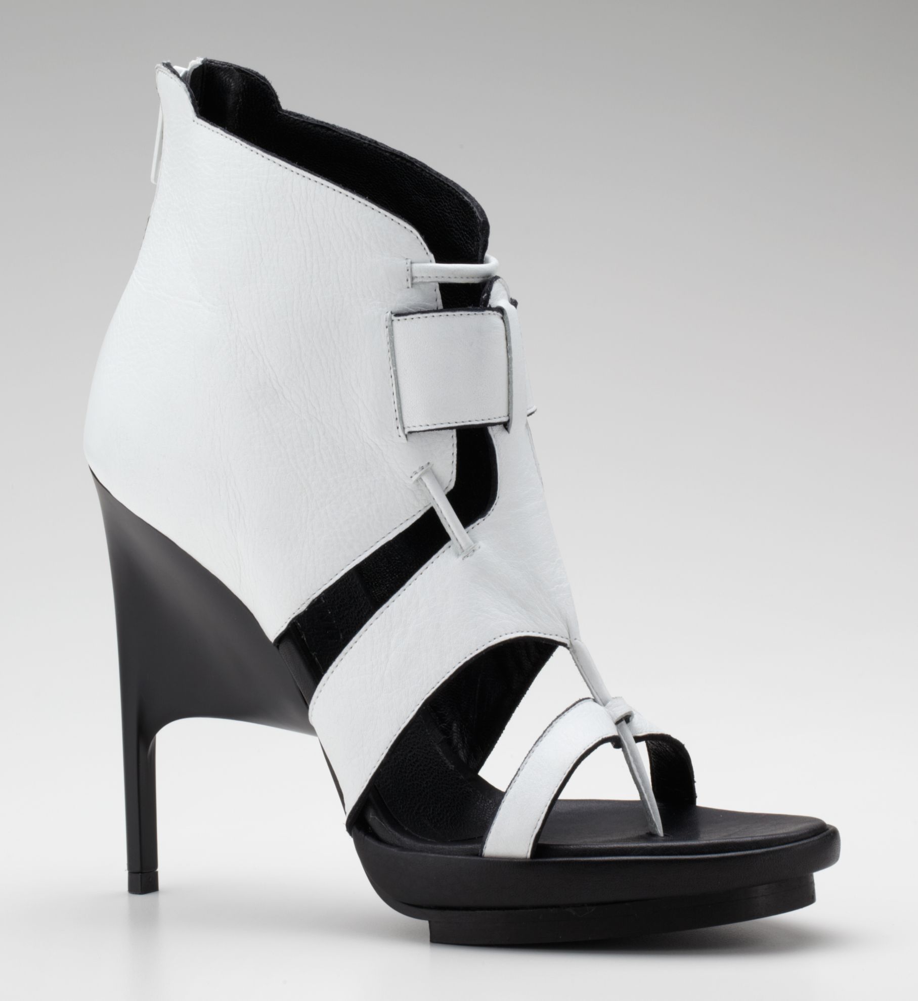 RUNE HEEL SANDAL
