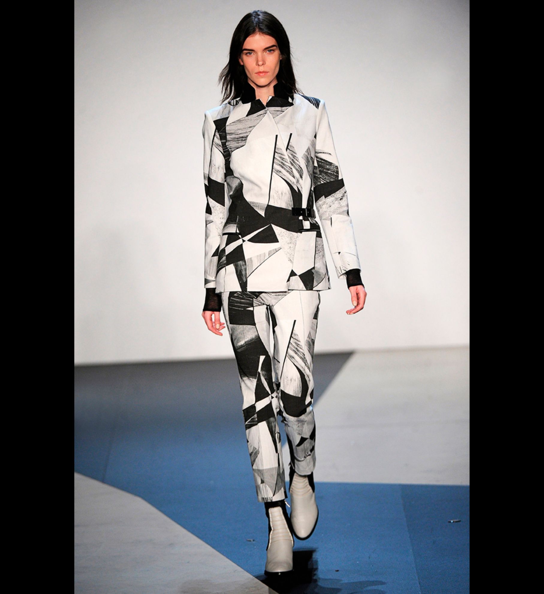 LOOK 05