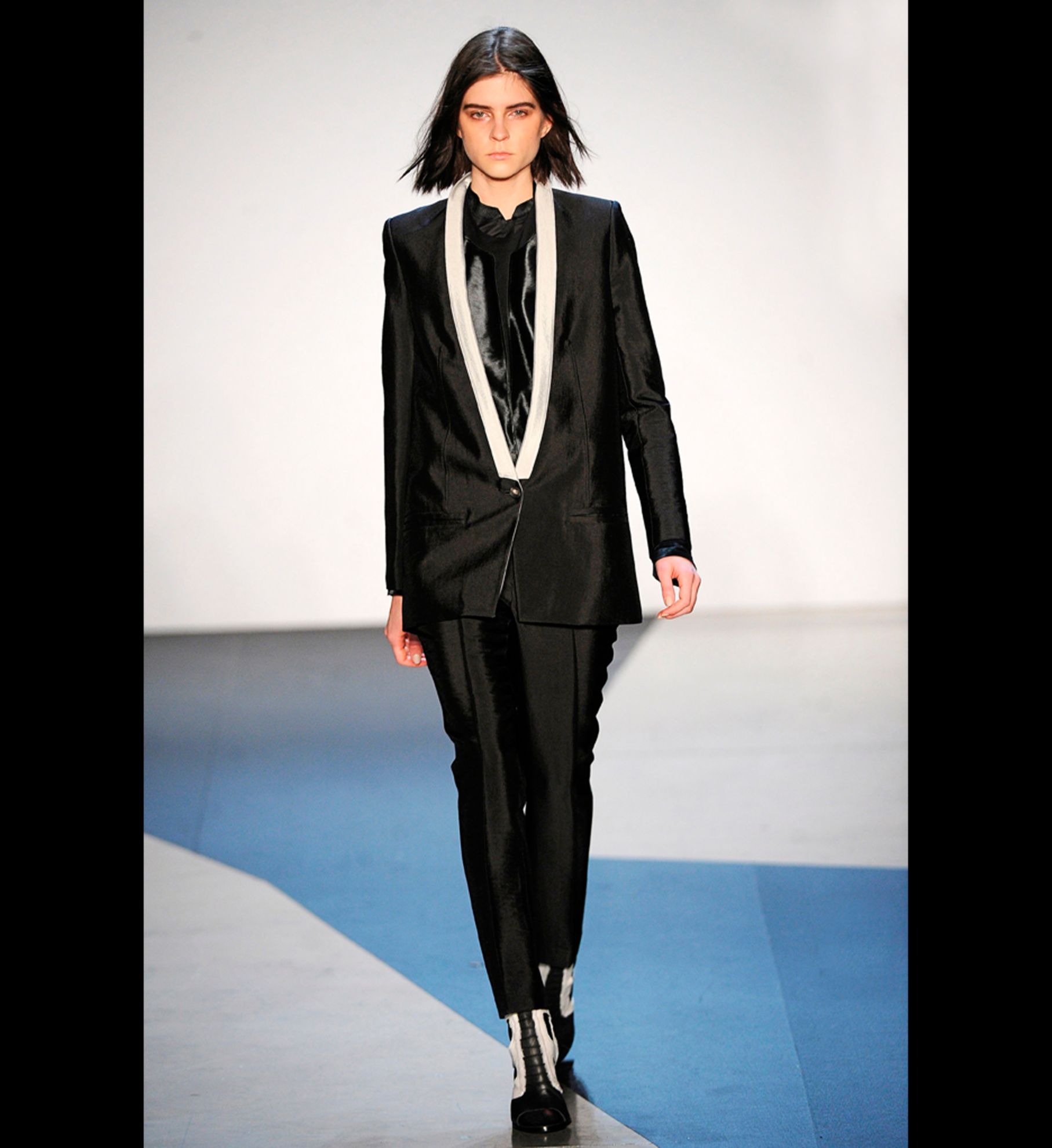 LOOK 37