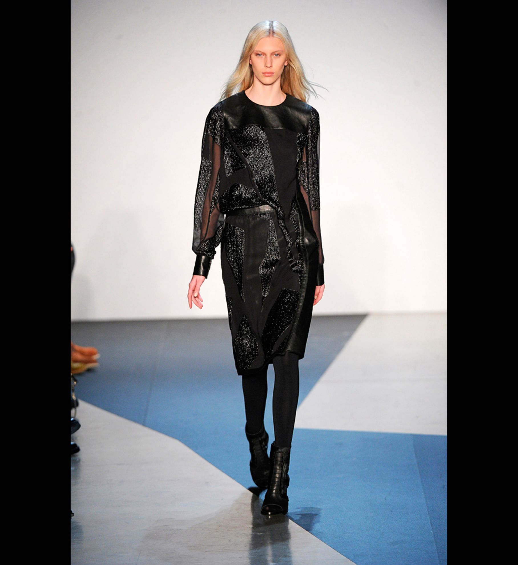 LOOK 42