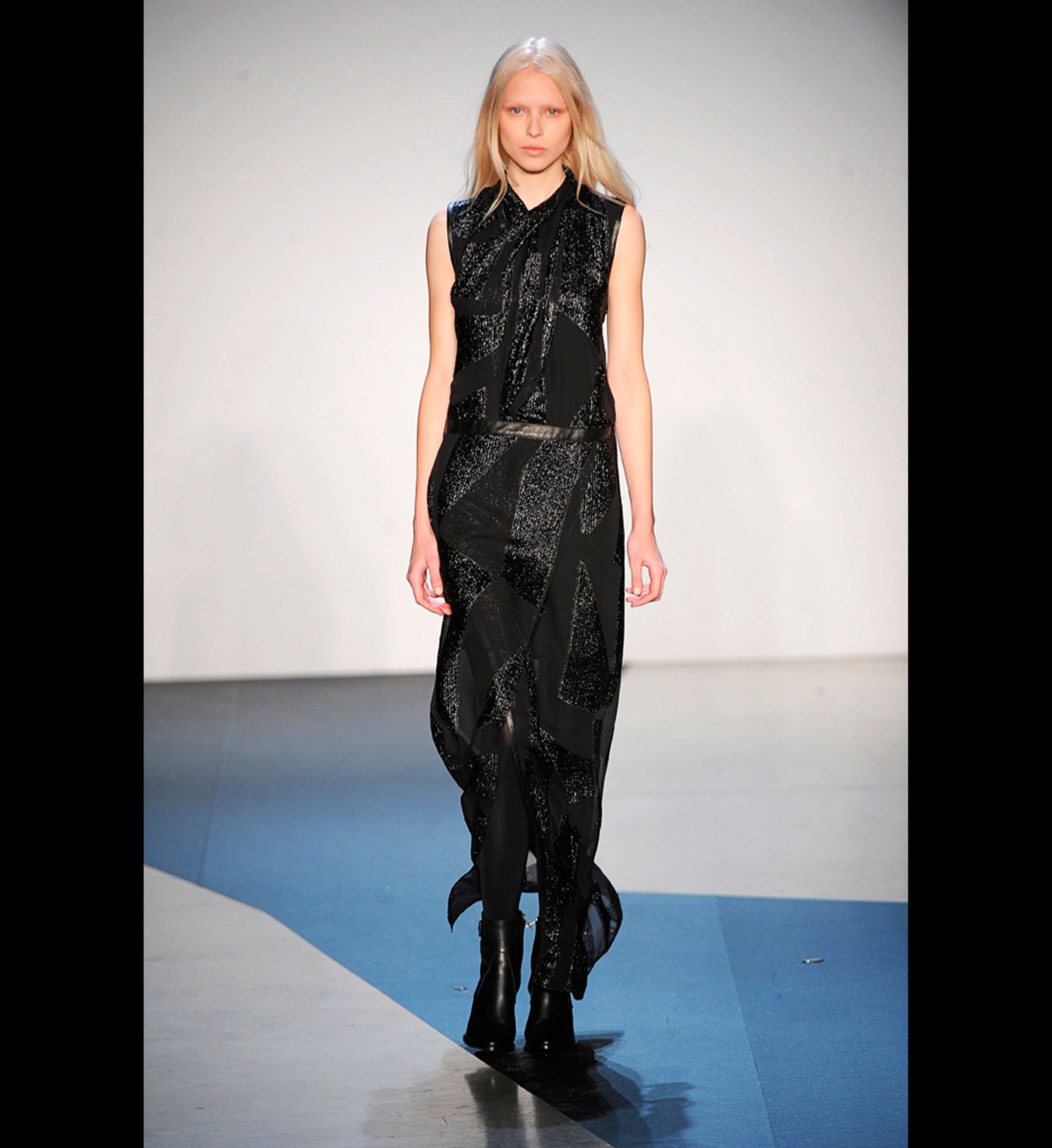 LOOK 44
