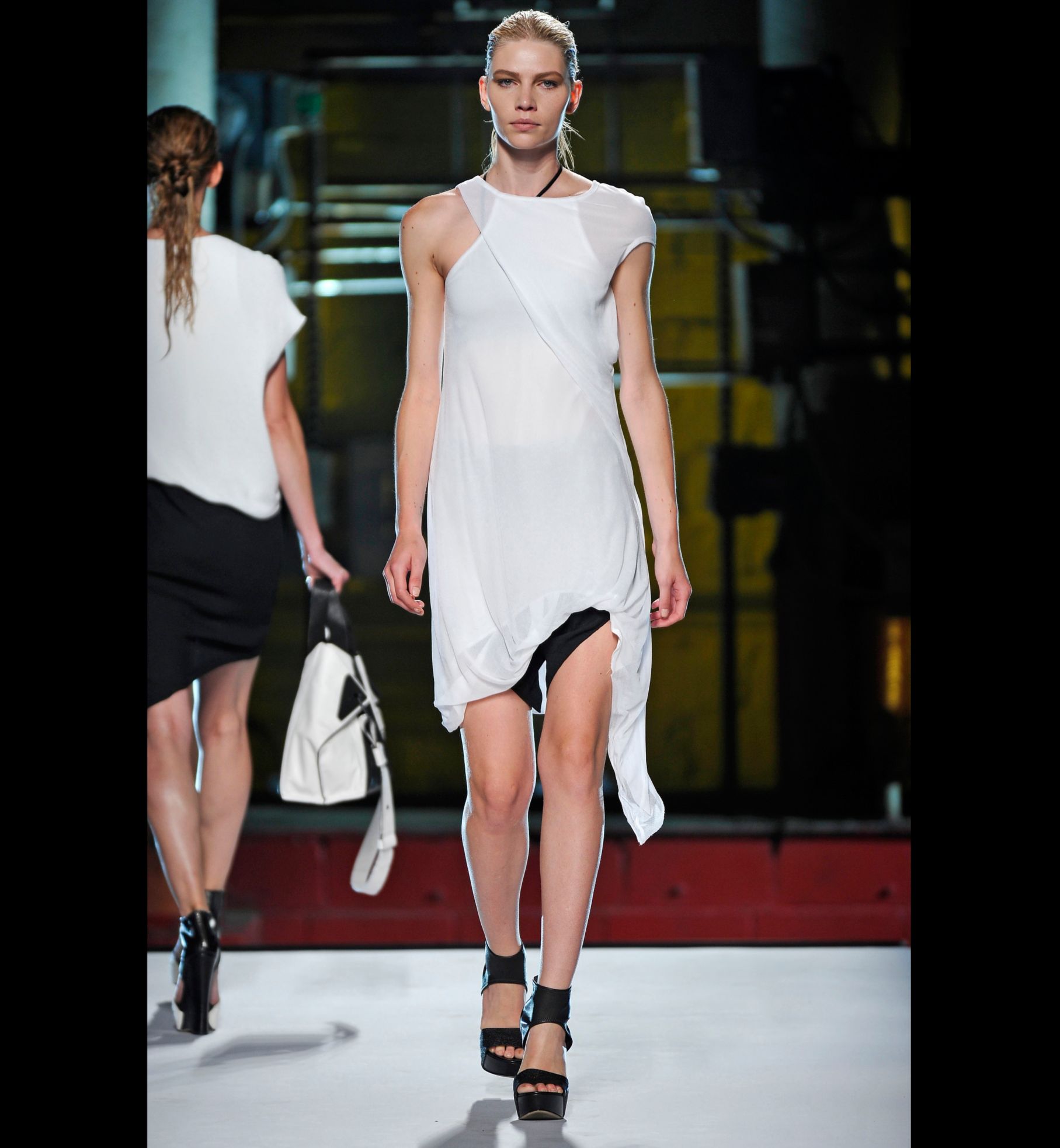 LOOK 07
