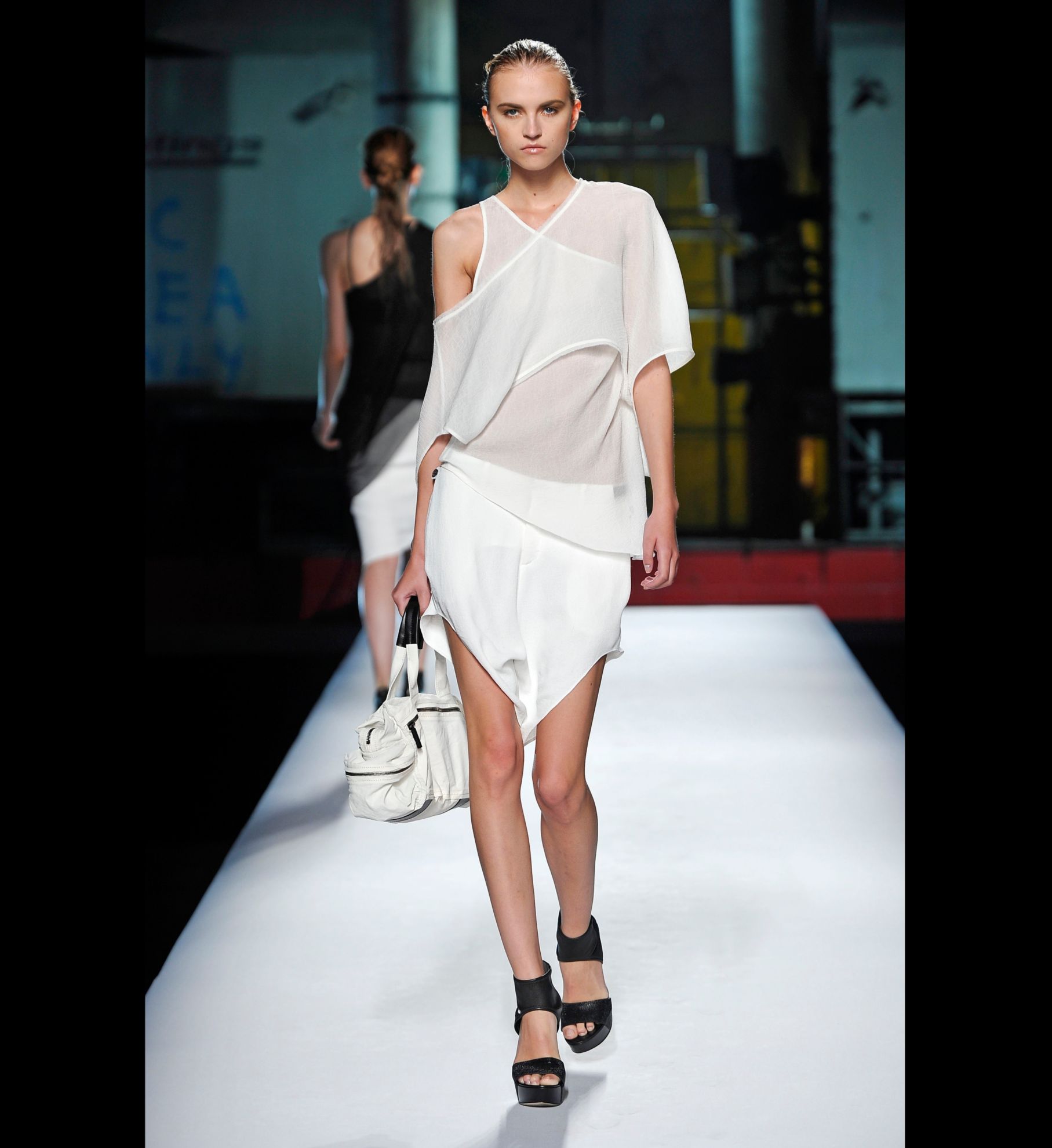 LOOK 08
